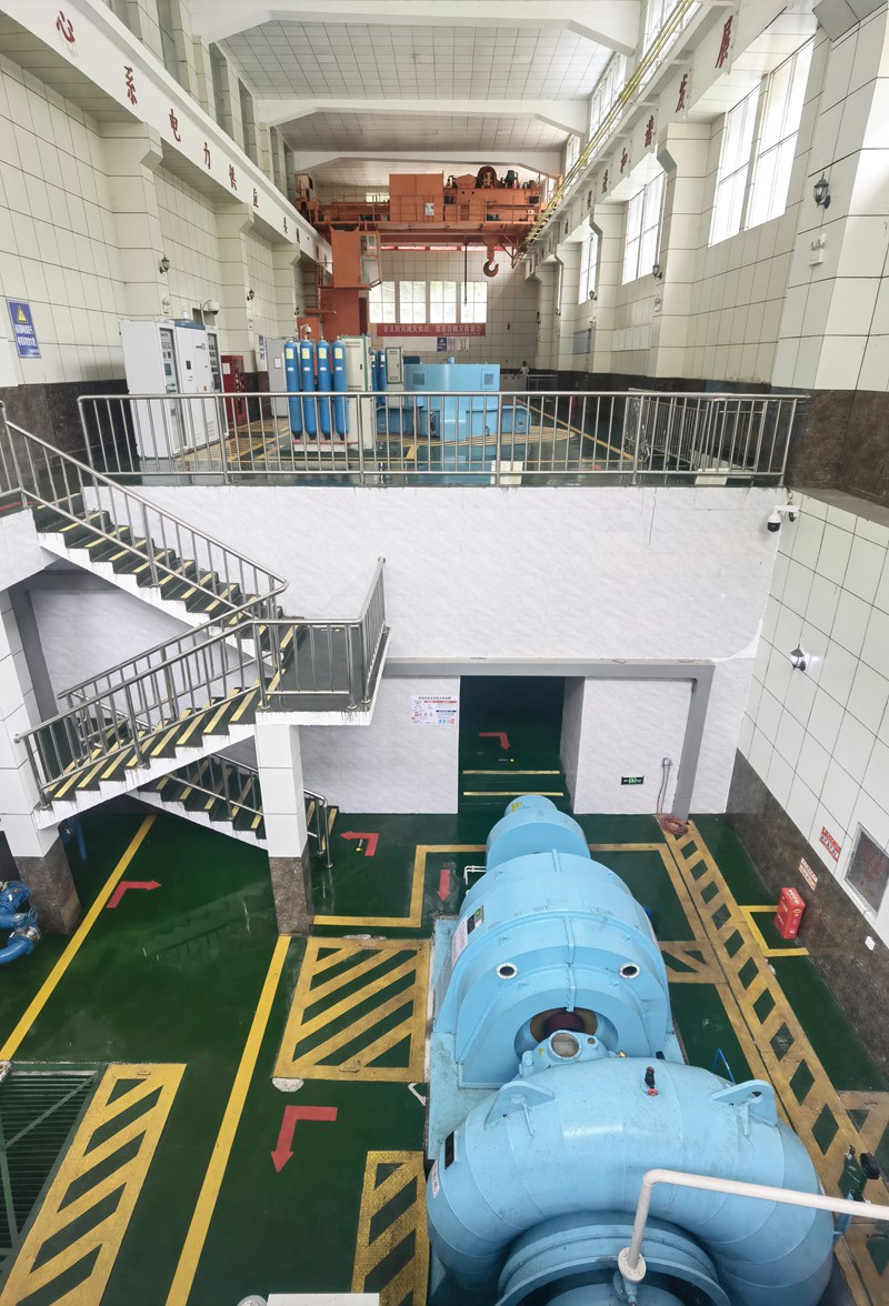位于施秉縣的觀音巖水電站生態(tài)流量機組運行中。潘希來 攝 (2)