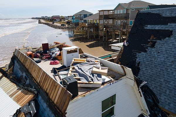 颶風“貝麗爾”登陸美國，8人死亡300萬戶斷電