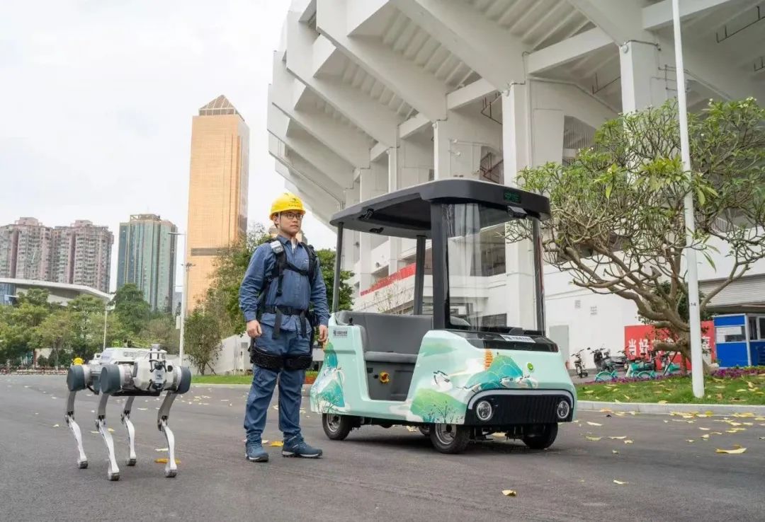 在賽場周邊，無人駕駛汽車、智能機器狗、機械外骨骼等科技力量為賽事電力保障提供堅實基礎。（廣州供電局 供圖）.jpg
