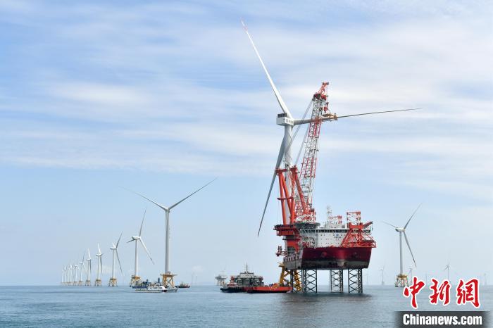圖為全球首臺(tái)16兆瓦海上風(fēng)電機(jī)組?！蚊?攝