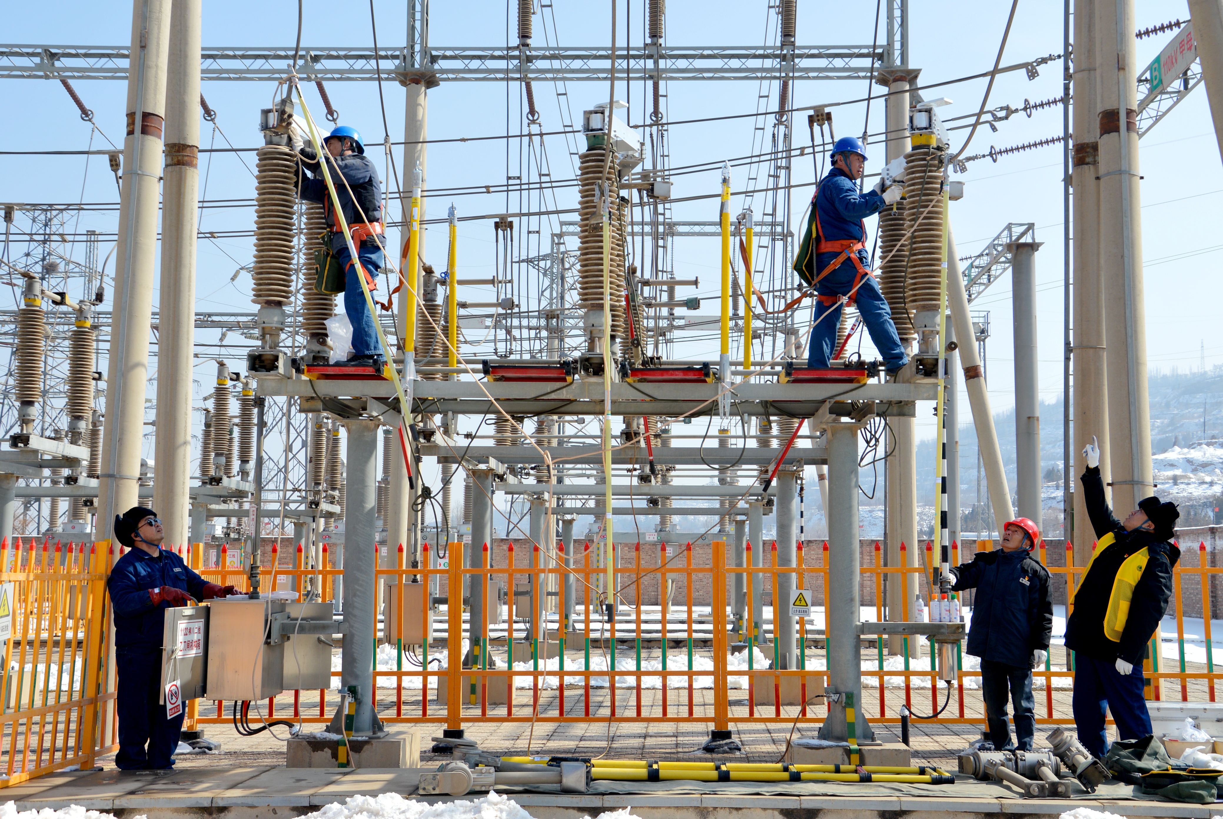 3月2日，國網蘭州供電公司變電檢修<span id=