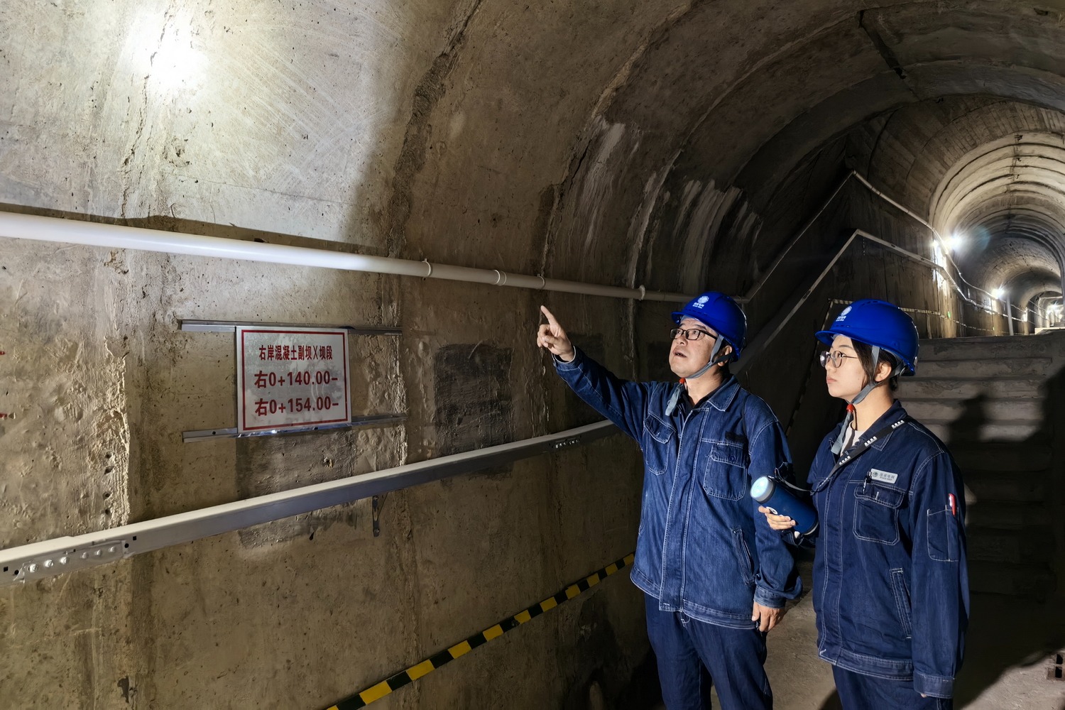 劉家峽水電廠：以“動(dòng)”制“凍” 打好迎峰度冬“主動(dòng)仗”.jpg