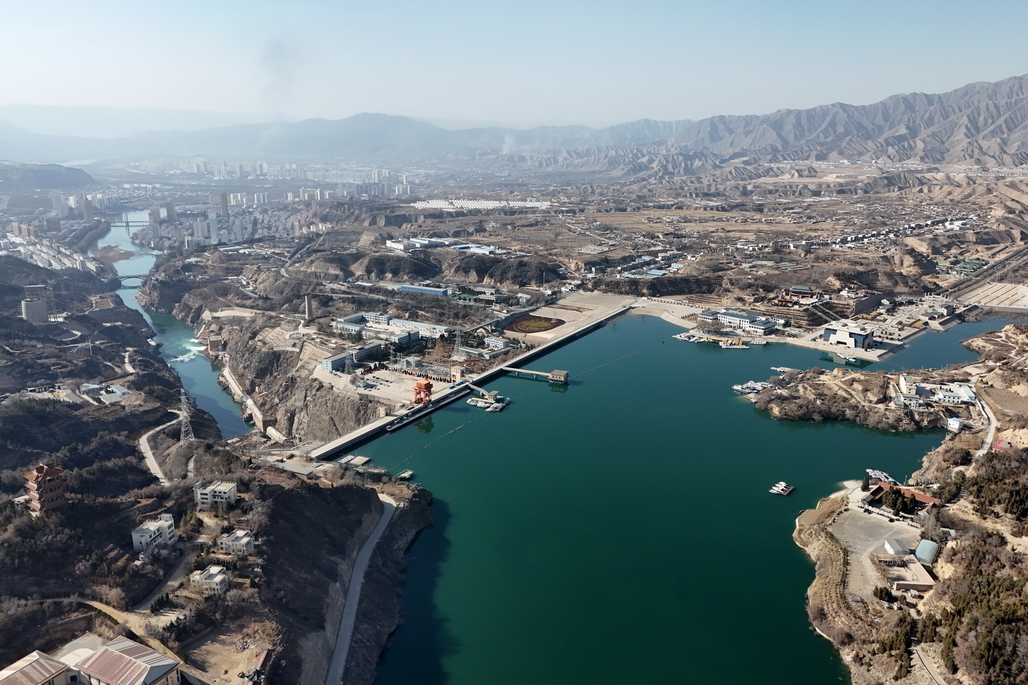 劉家峽水庫(kù)逐步加大出庫(kù)流量保障下游春灌用水 (1).JPG