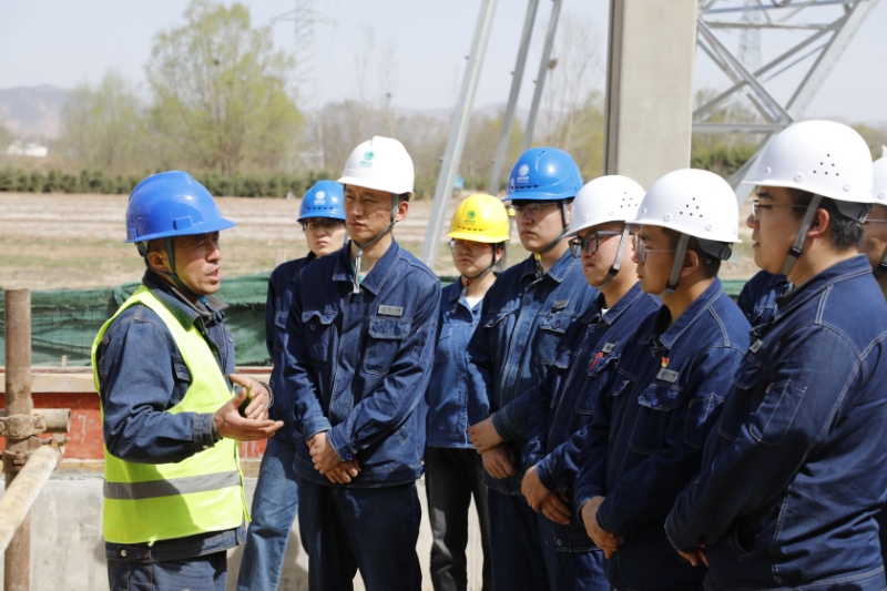 劉家峽水電廠：攜手聚焦“育苗計劃” 開啟工程現場“充電”學<span id=